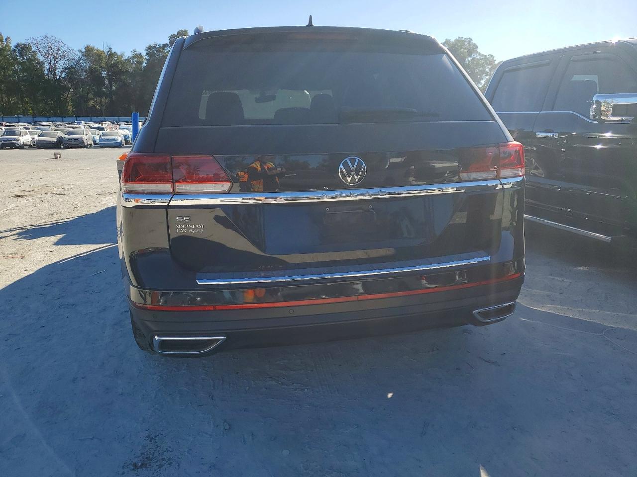 2023 VOLKSWAGEN ATLAS SE photo 6