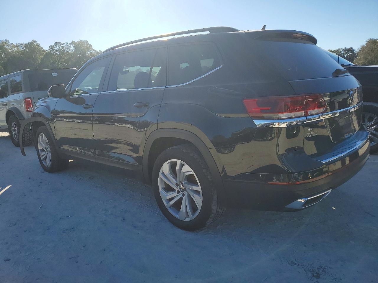 2023 VOLKSWAGEN ATLAS SE photo 2