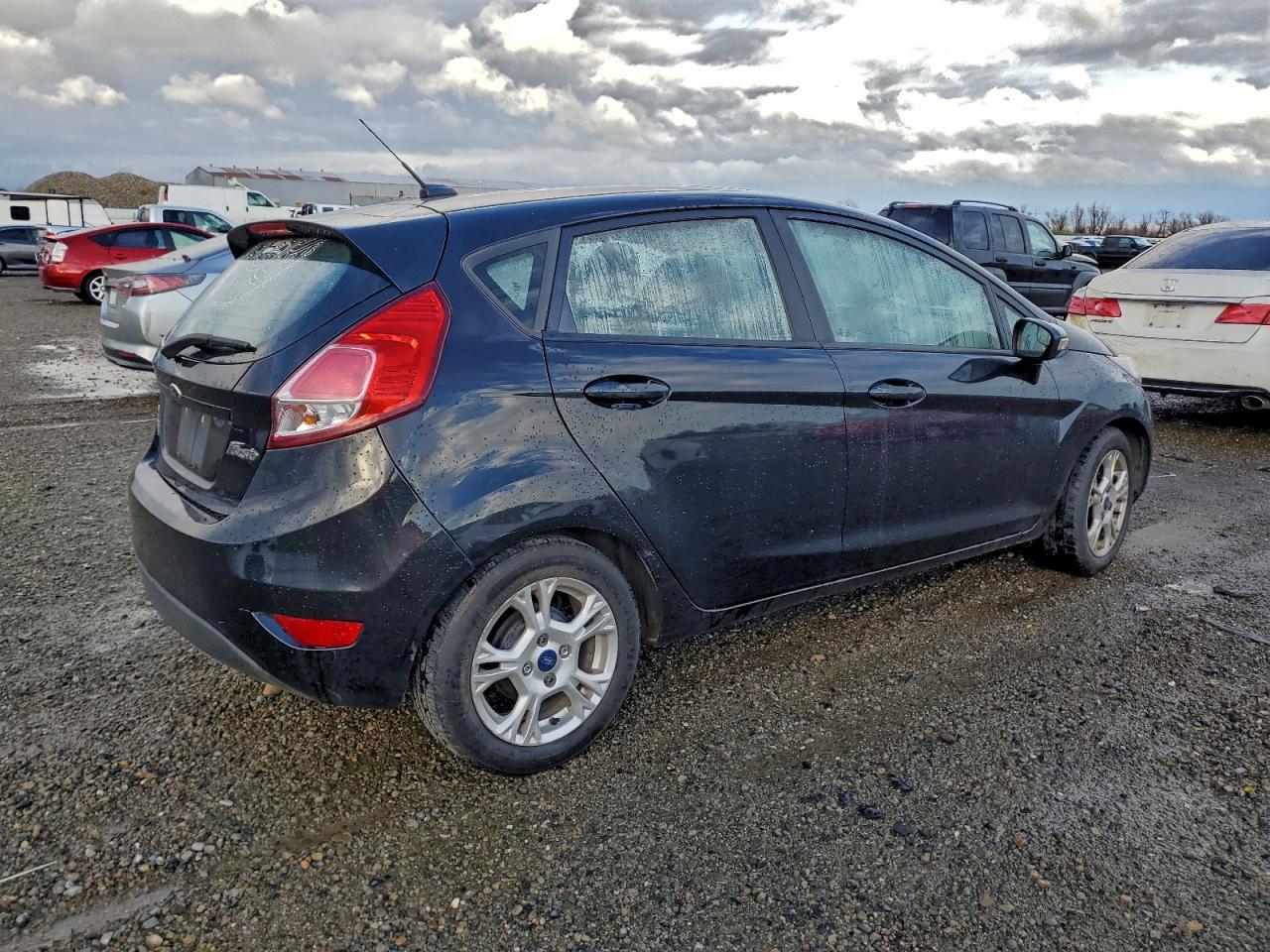 2015 FORD FIESTA SE photo 3