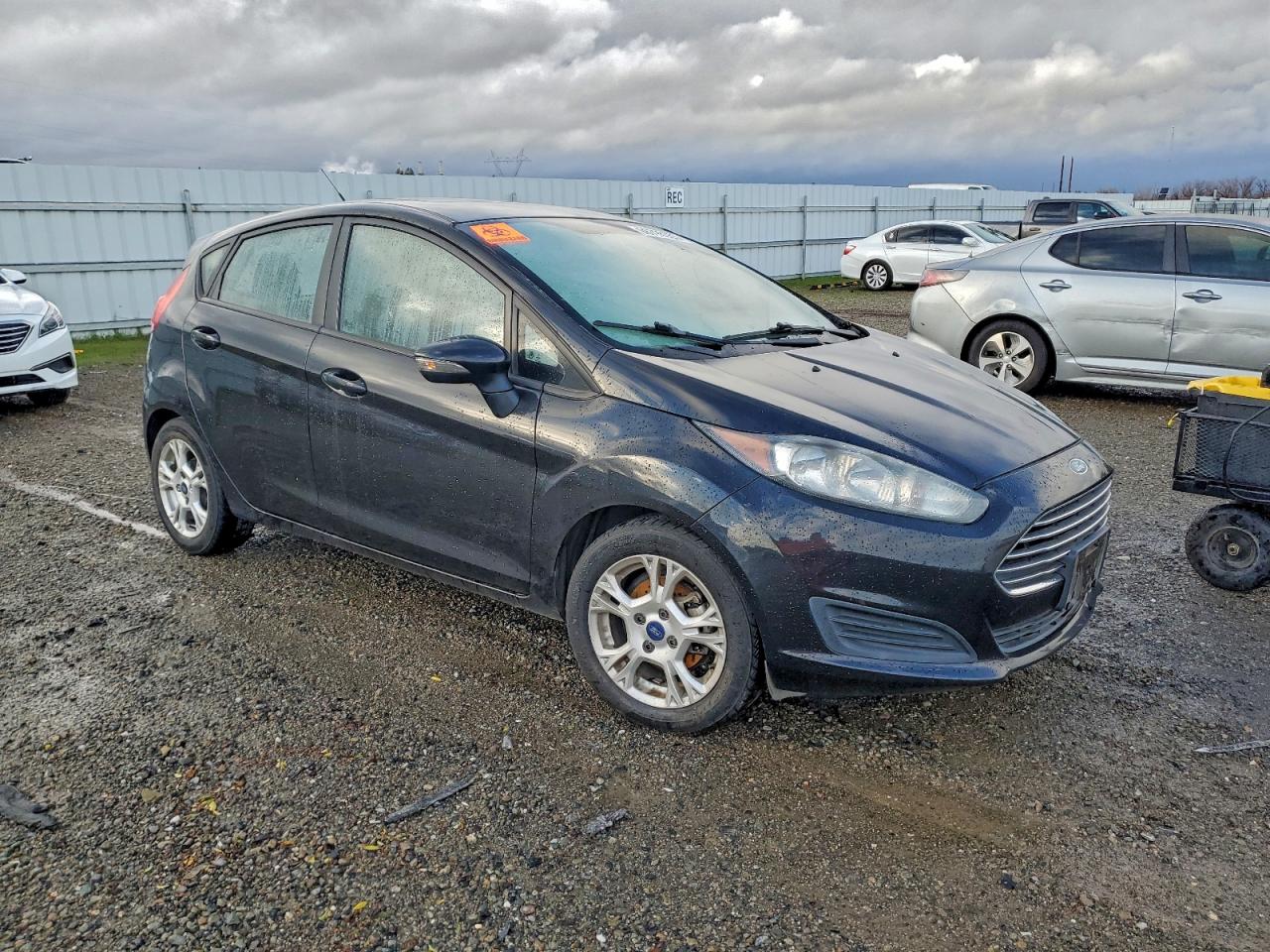 2015 FORD FIESTA SE photo 4