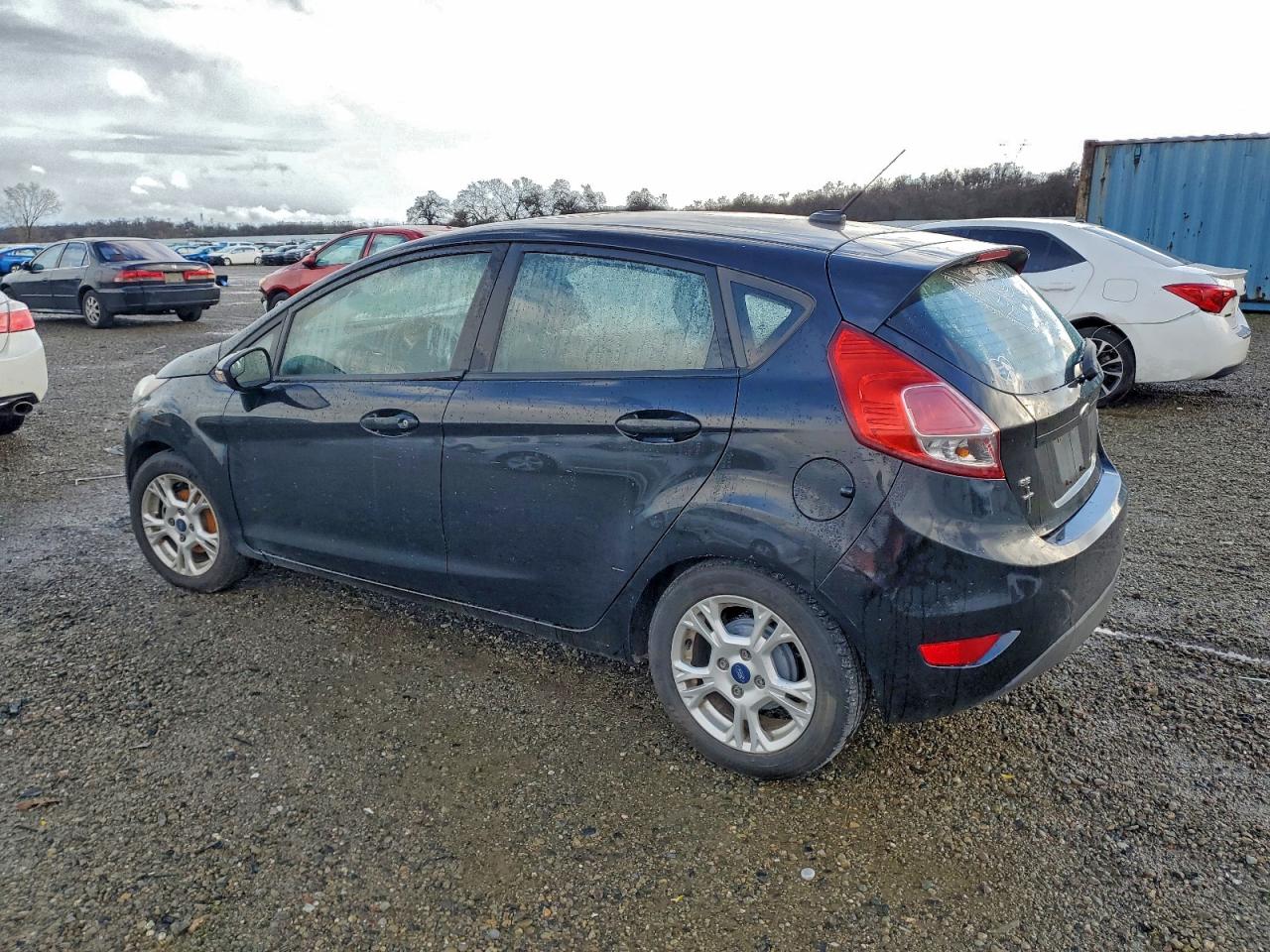 2015 FORD FIESTA SE photo 2