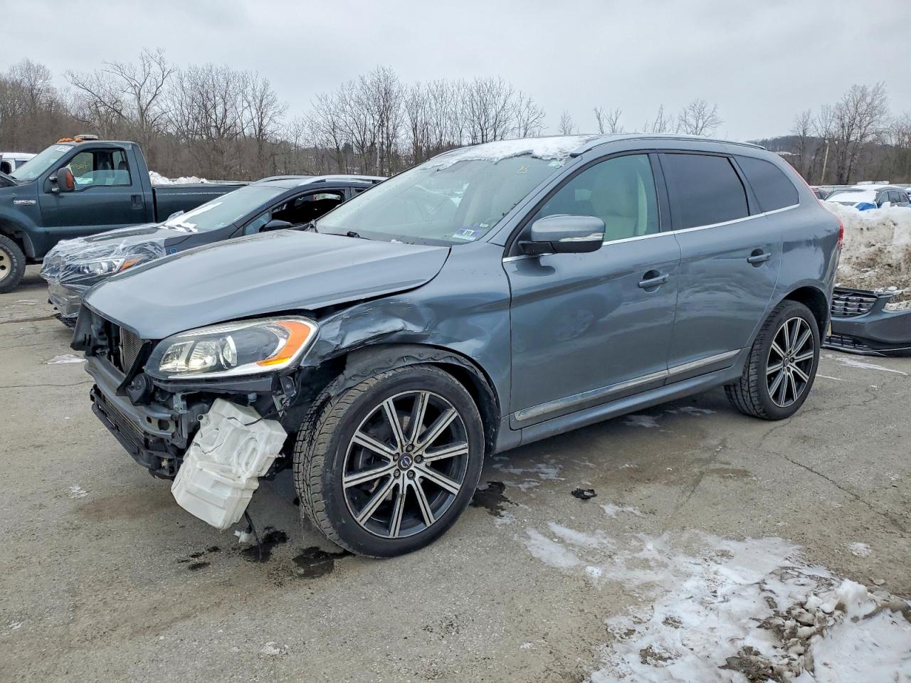 2017 VOLVO XC60