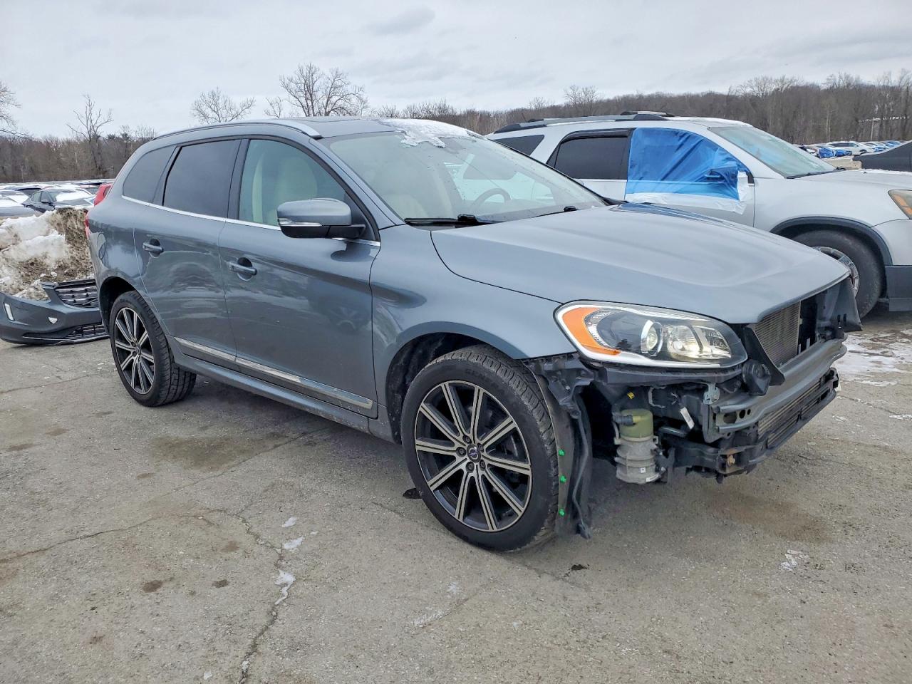 2017 VOLVO XC60 T6 INSCRIPTION photo 4