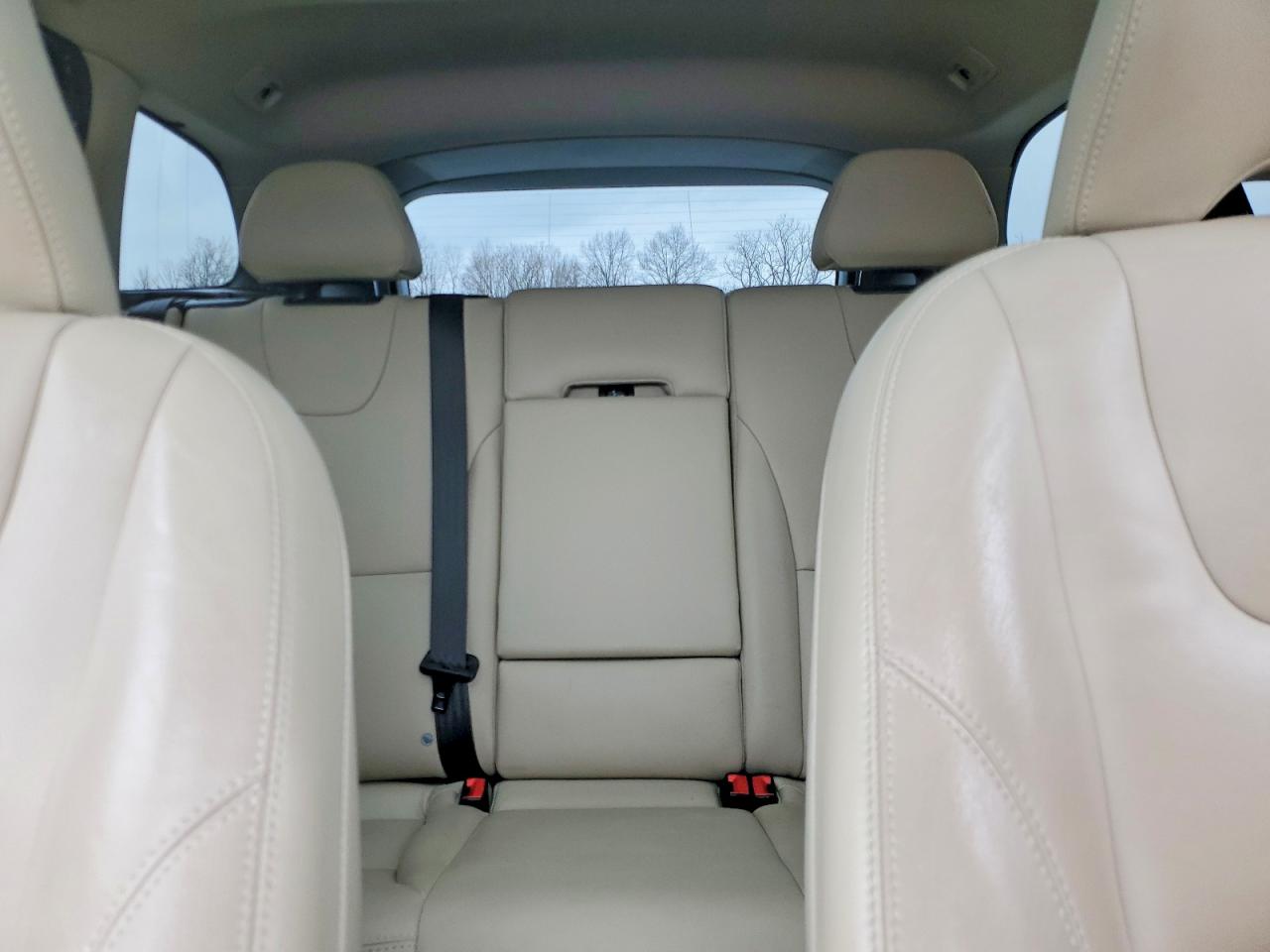 2017 VOLVO XC60 T6 INSCRIPTION photo 10