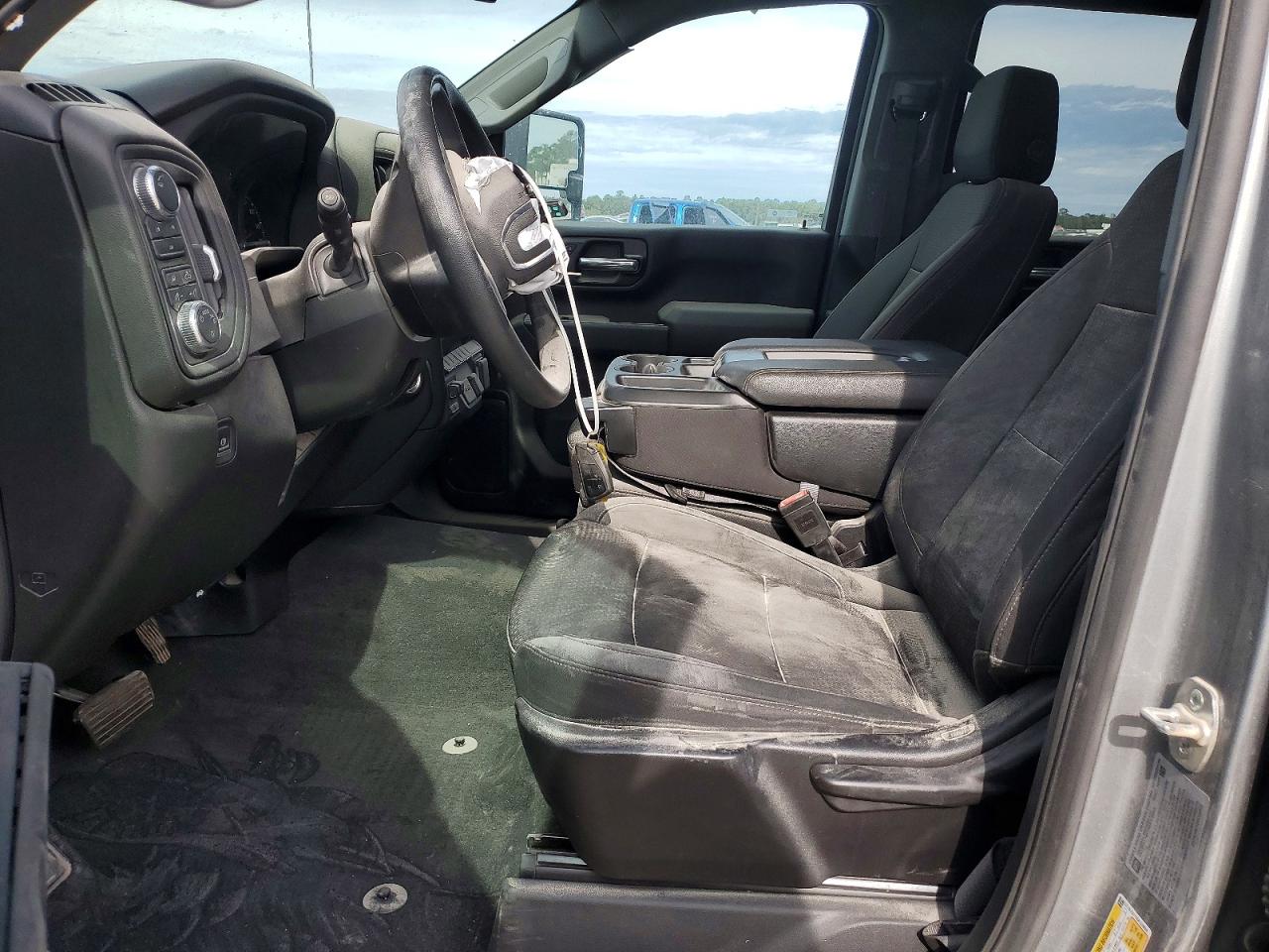 2025 GMC SIERRA K3500 photo 7
