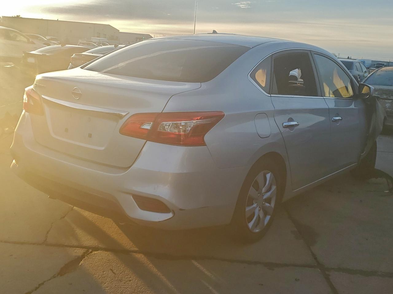 2016 NISSAN SENTRA S photo 3