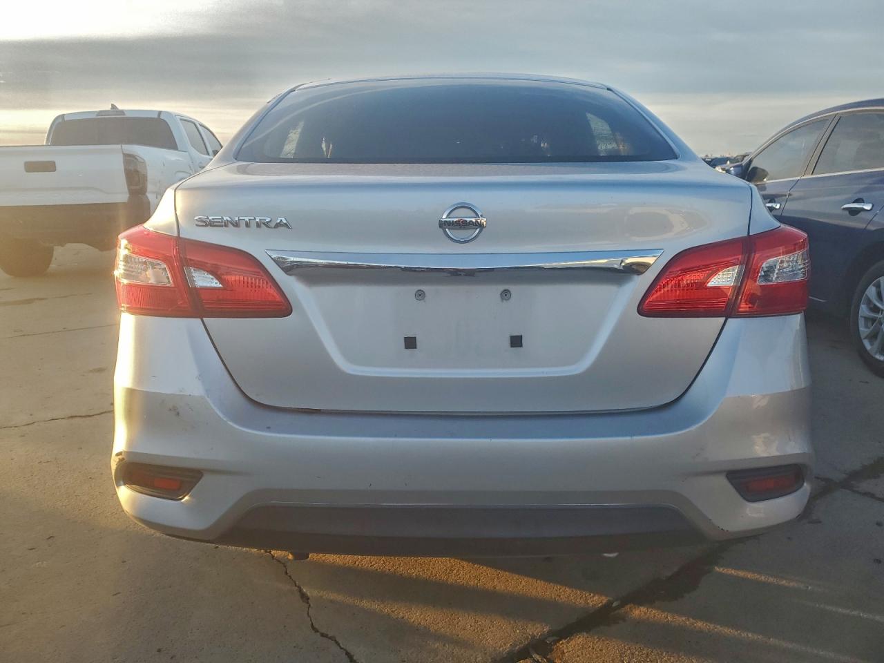 2016 NISSAN SENTRA S photo 6
