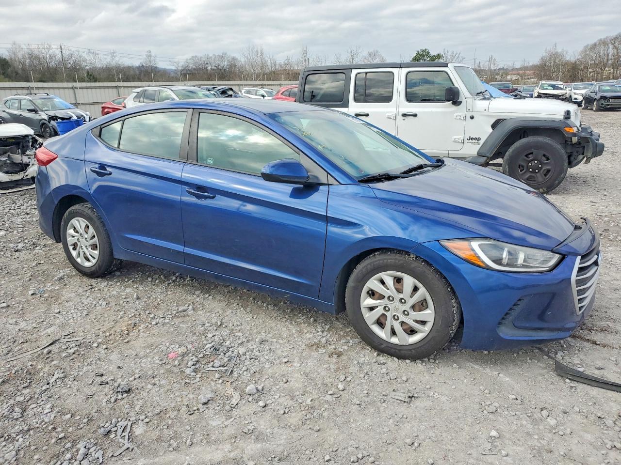 2017 HYUNDAI ELANTRA SE photo 4