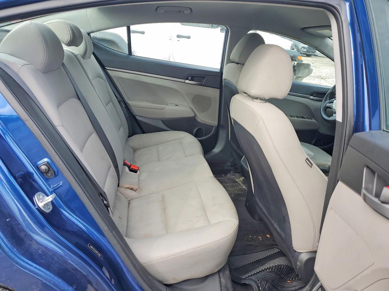 2017 HYUNDAI ELANTRA SE photo 10