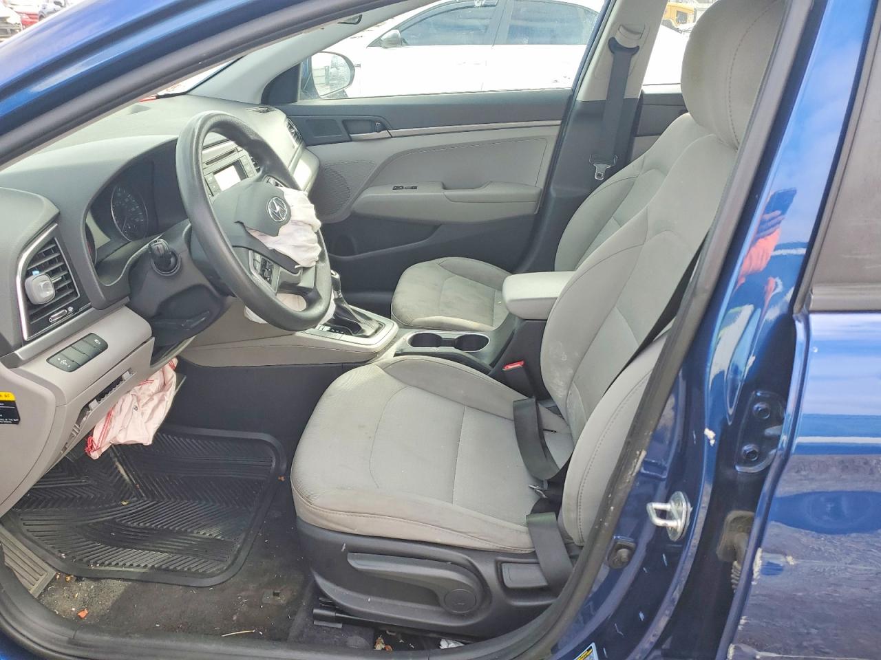 2017 HYUNDAI ELANTRA SE photo 7