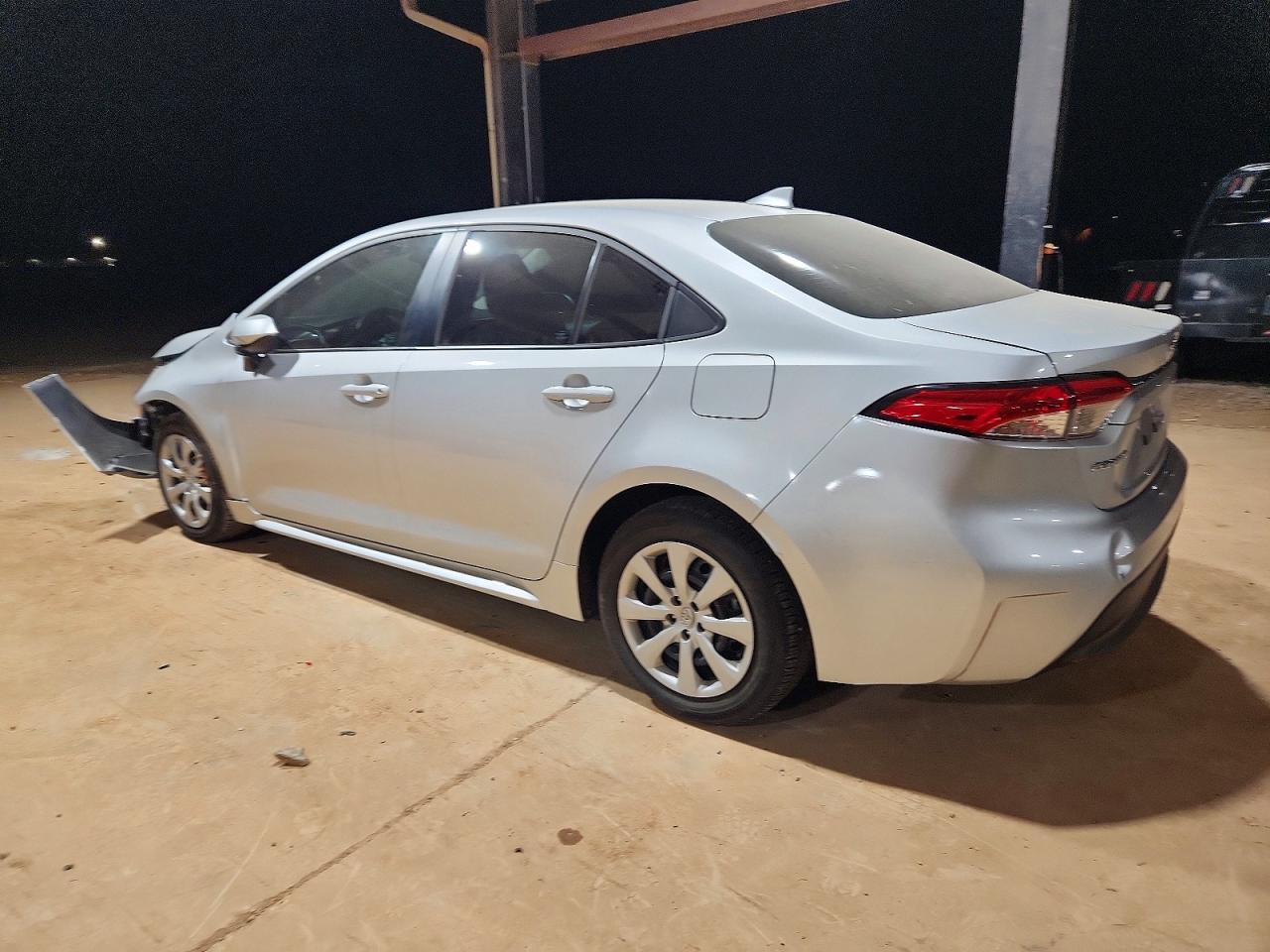 2023 TOYOTA COROLLA LE photo 2