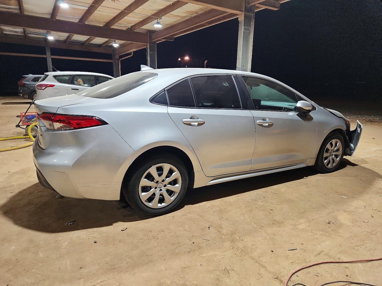 2023 TOYOTA COROLLA LE photo 3