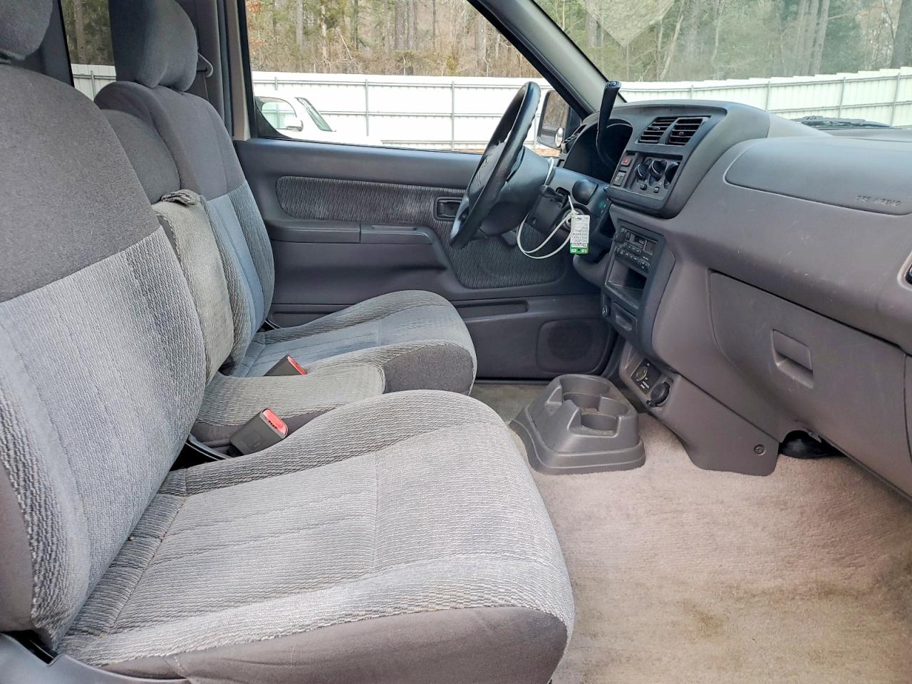 2000 NISSAN FRONTIER KING CAB XE photo 10