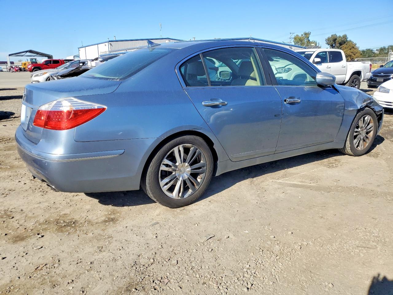 2010 HYUNDAI GENESIS 3.8L photo 3