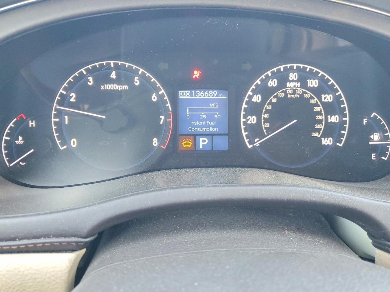 2010 HYUNDAI GENESIS 3.8L photo 9