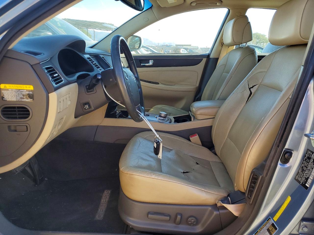 2010 HYUNDAI GENESIS 3.8L photo 7