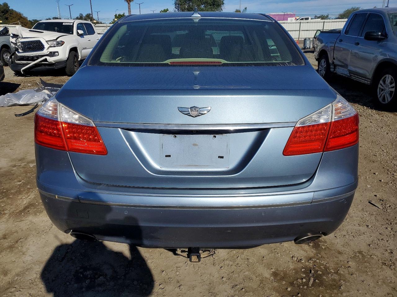 2010 HYUNDAI GENESIS 3.8L photo 6