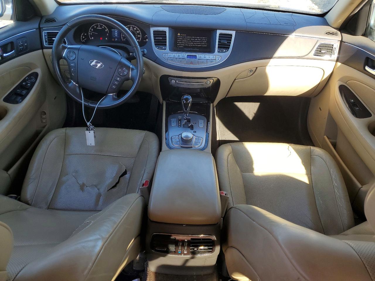 2010 HYUNDAI GENESIS 3.8L photo 8