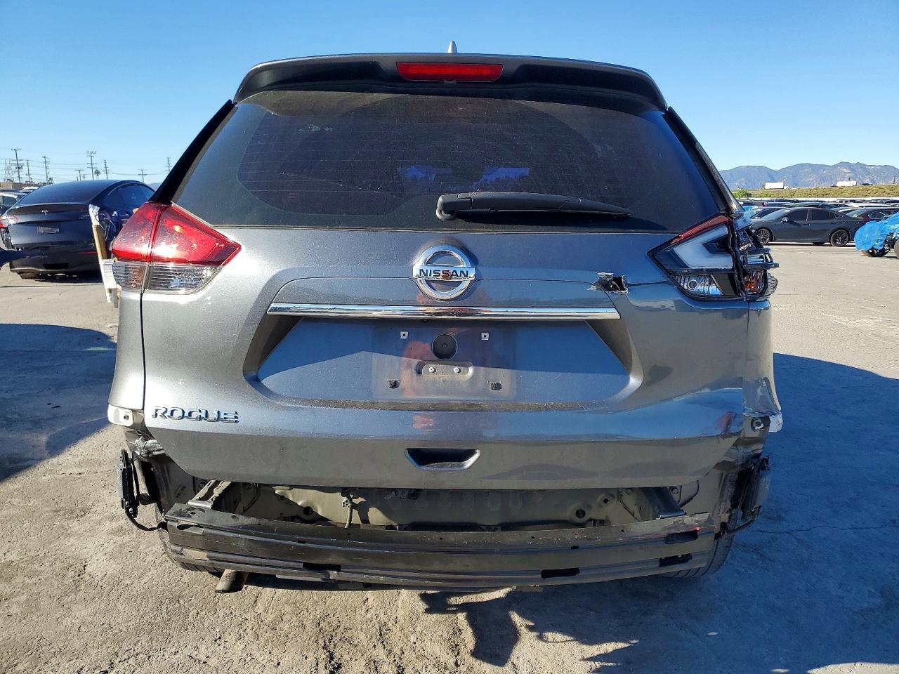 2020 NISSAN ROGUE S photo 6