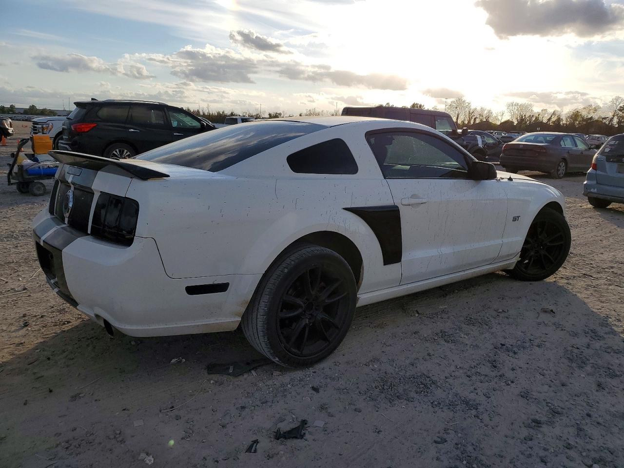 2007 FORD MUSTANG GT photo 3
