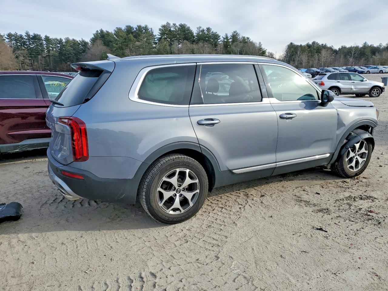 2021 KIA TELLURIDE EX photo 3