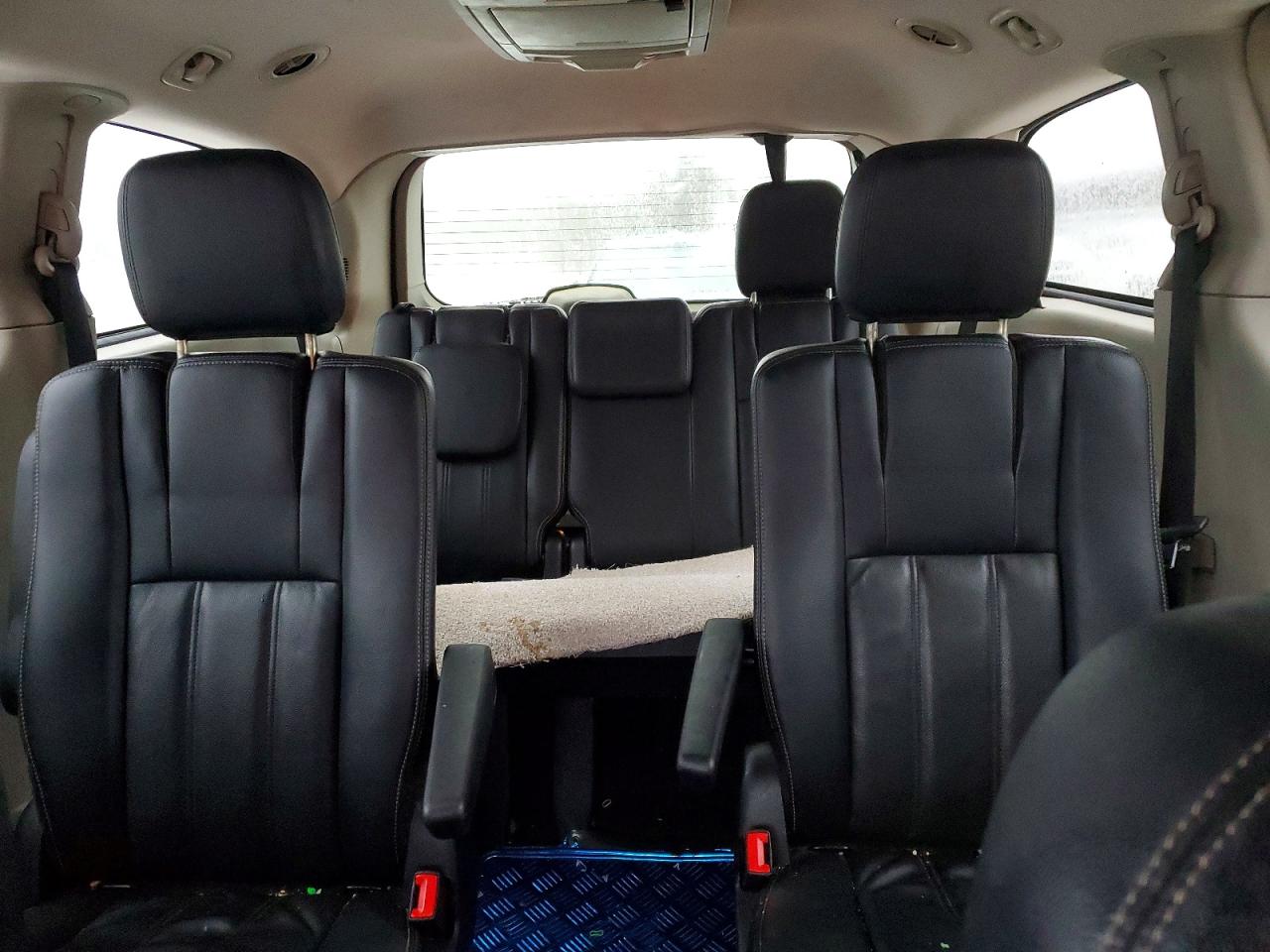 2013 CHRYSLER TOWN & COUNTRY TOURING photo 10