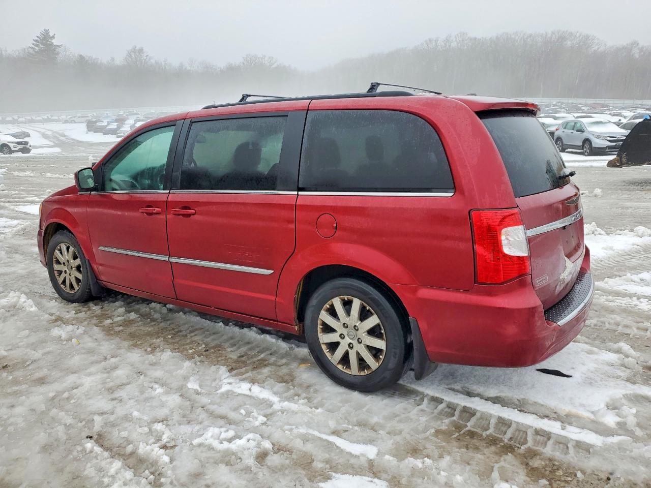2013 CHRYSLER TOWN & COUNTRY TOURING photo 2