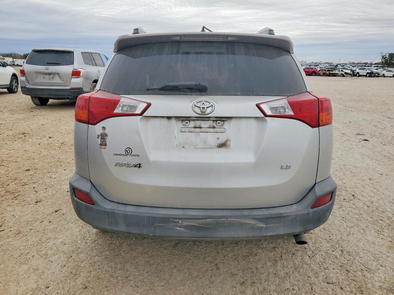 2014 TOYOTA RAV4 LE photo 6