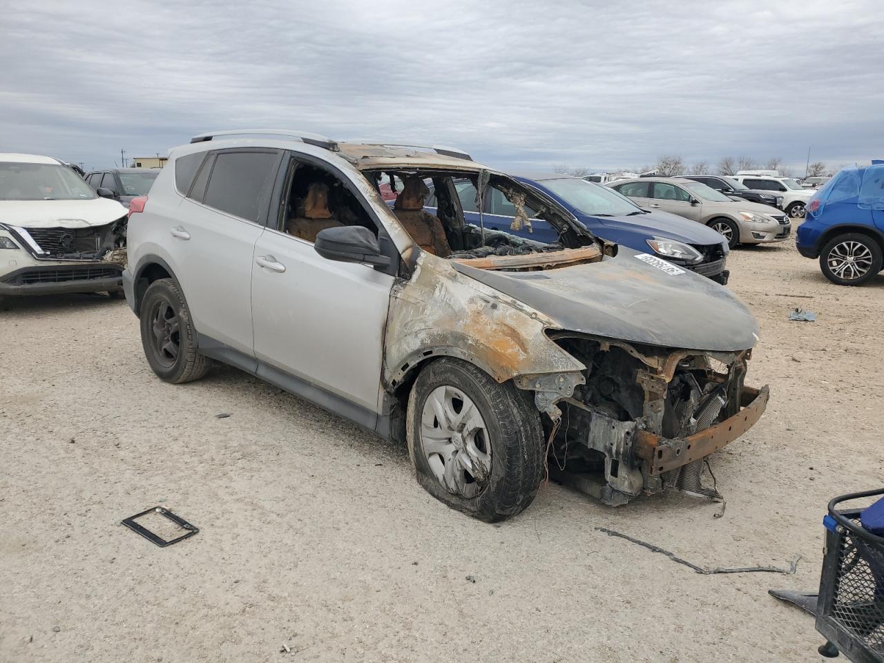 2014 TOYOTA RAV4 LE photo 4