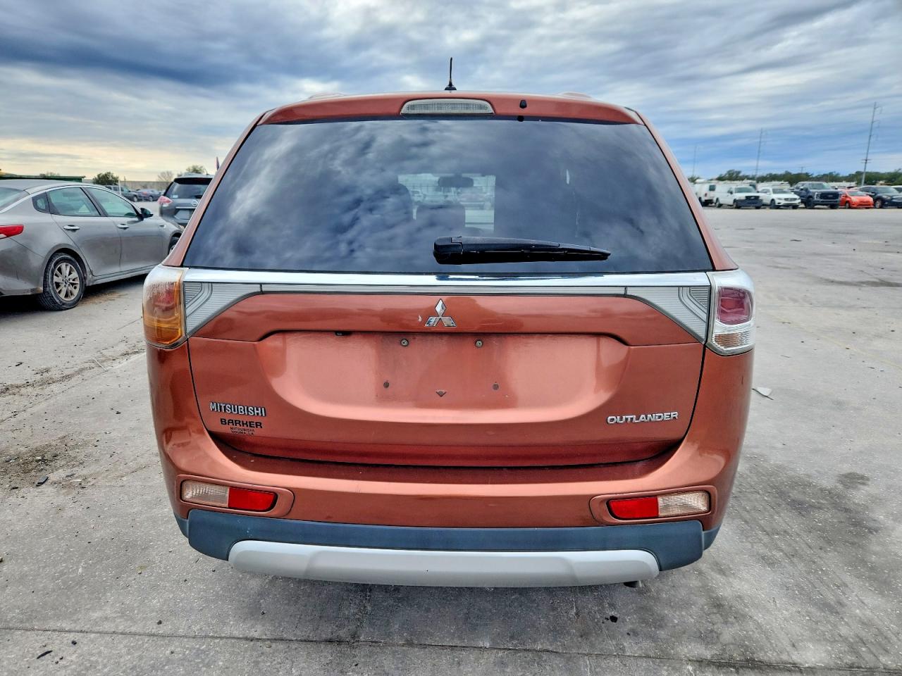 2015 MITSUBISHI OUTLANDER SE photo 6