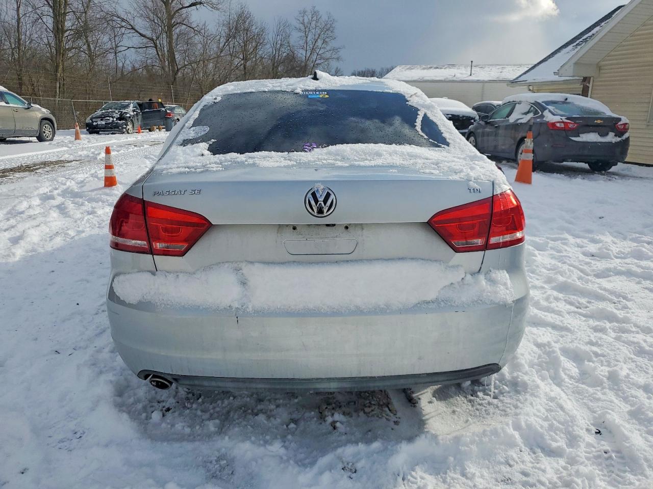 2015 VOLKSWAGEN PASSAT SE photo 6
