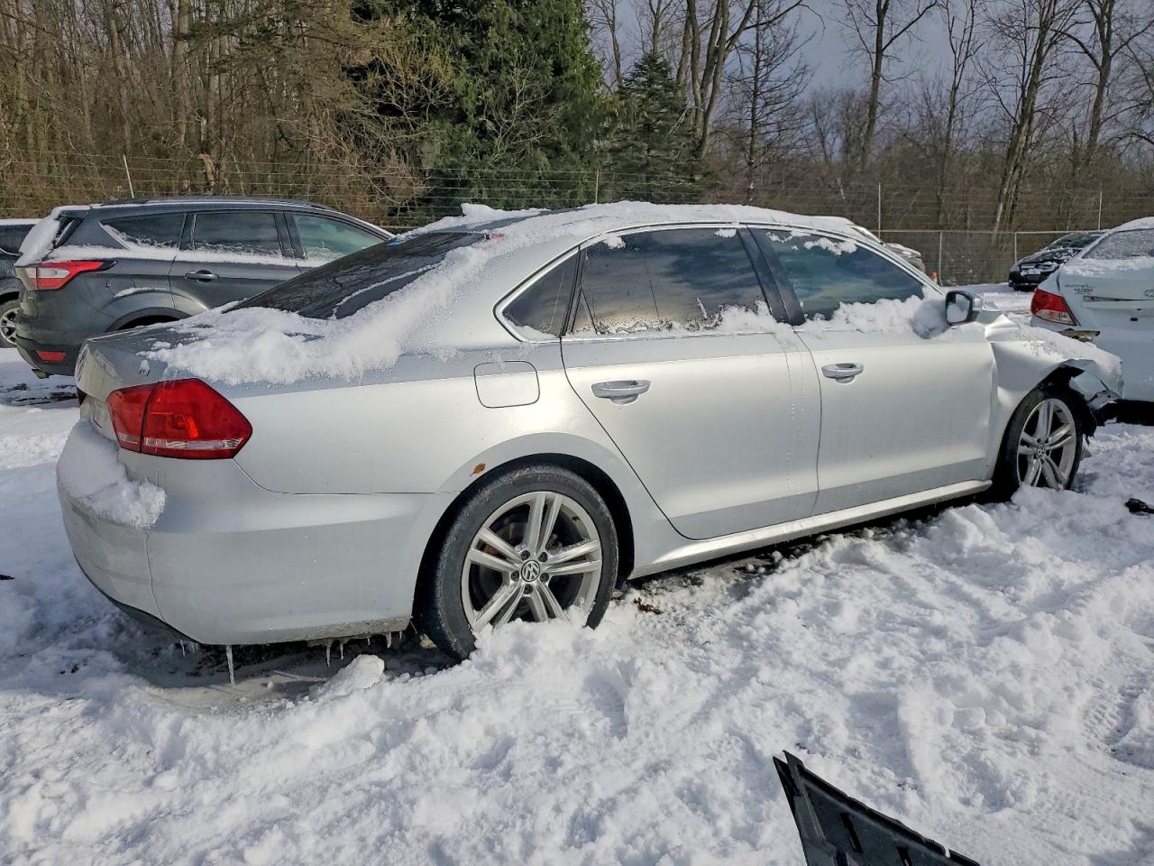 2015 VOLKSWAGEN PASSAT SE photo 3