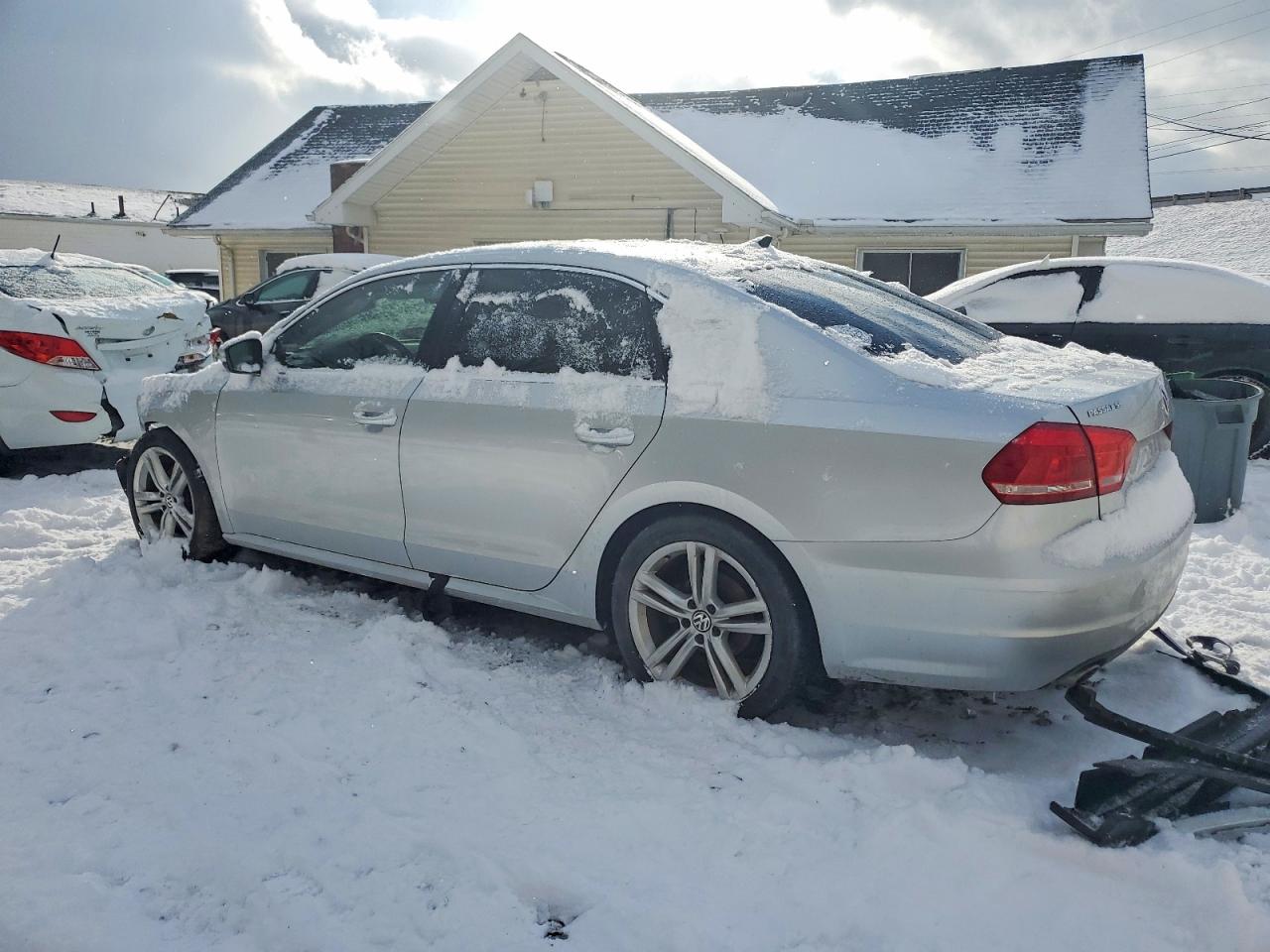 2015 VOLKSWAGEN PASSAT SE photo 2