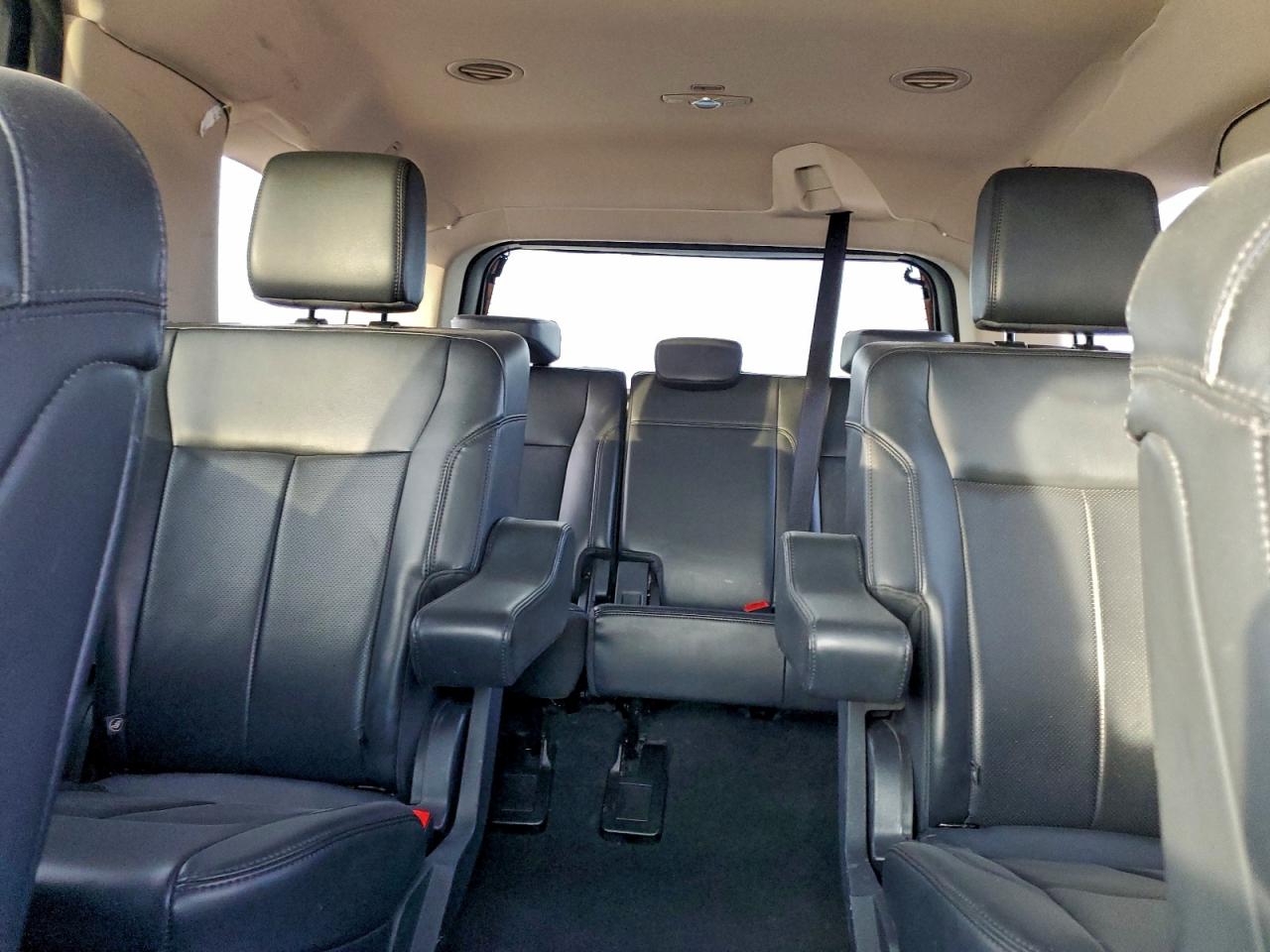 2024 FORD EXPEDITION XLT photo 10