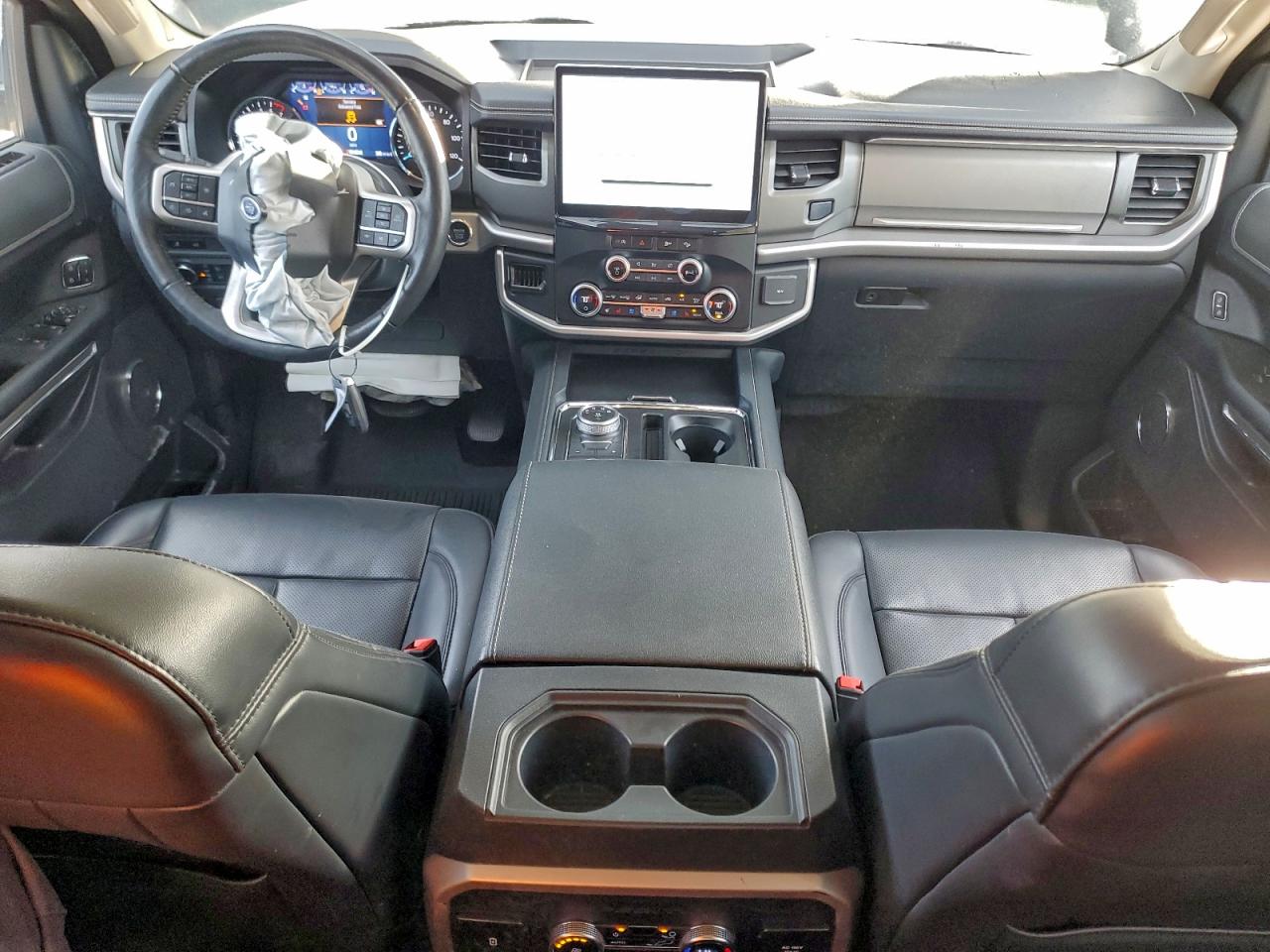 2024 FORD EXPEDITION XLT photo 8
