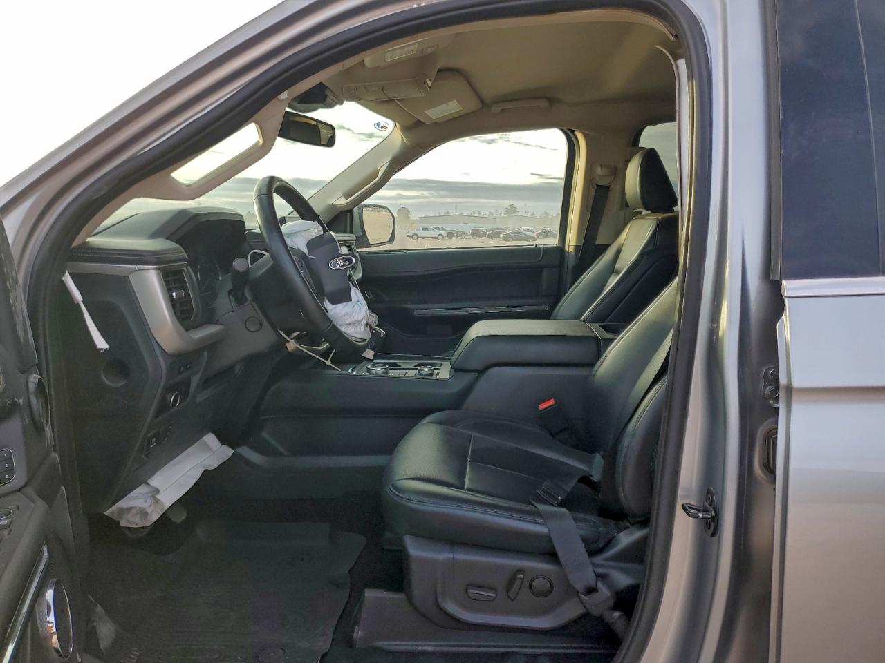 2024 FORD EXPEDITION XLT photo 7