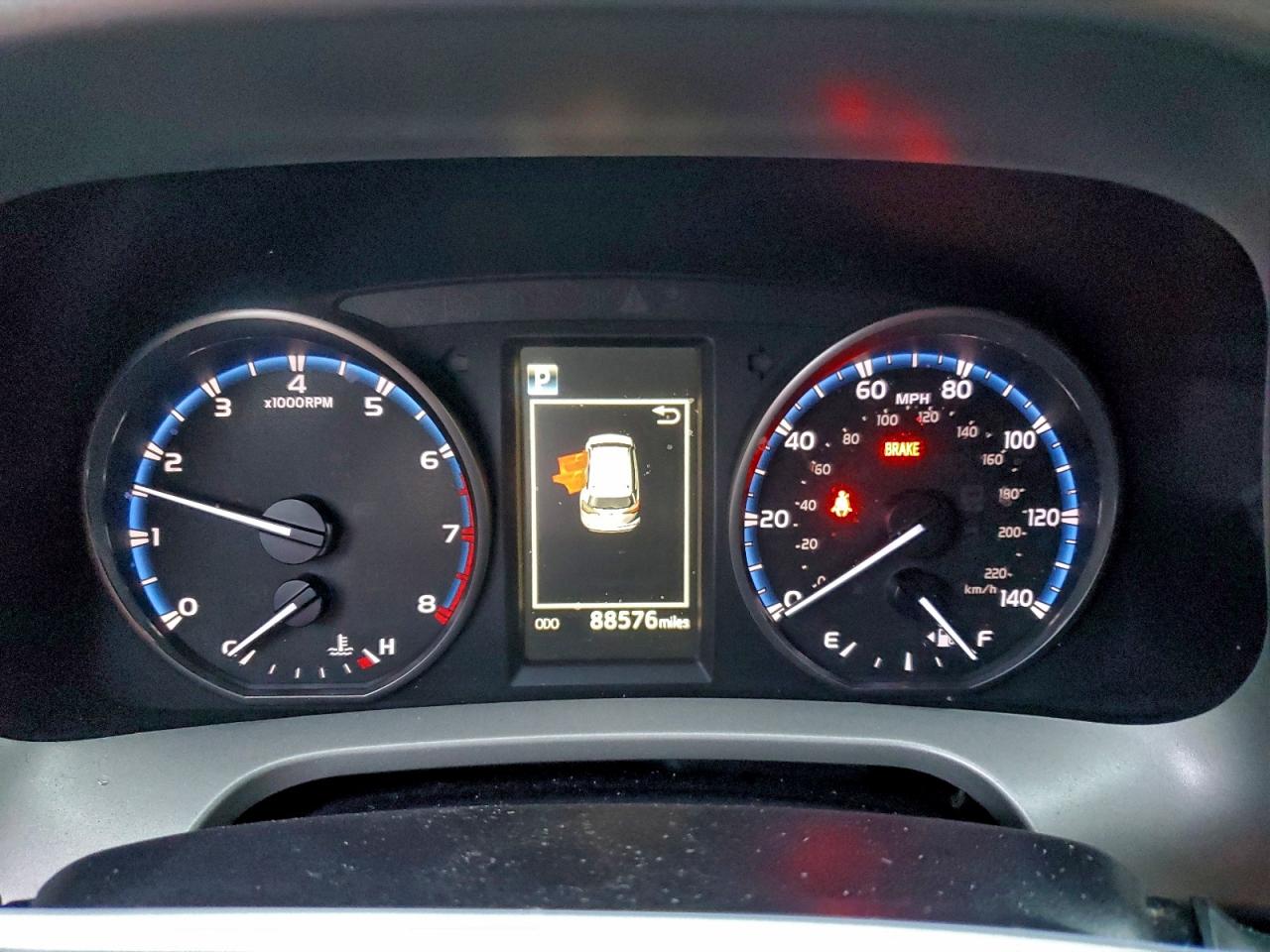 2018 TOYOTA RAV4 LE photo 9