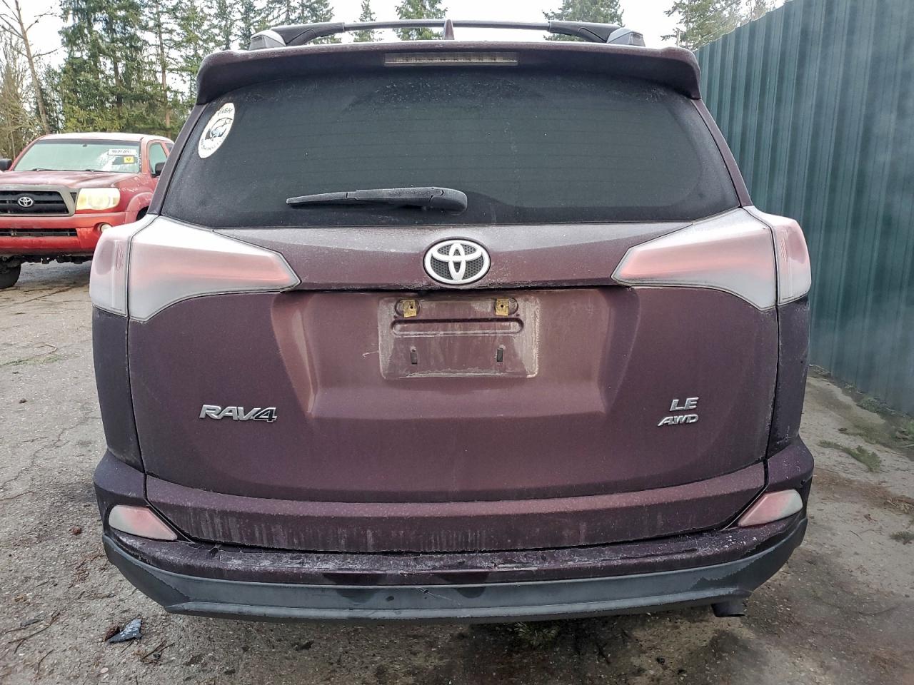 2018 TOYOTA RAV4 LE photo 6