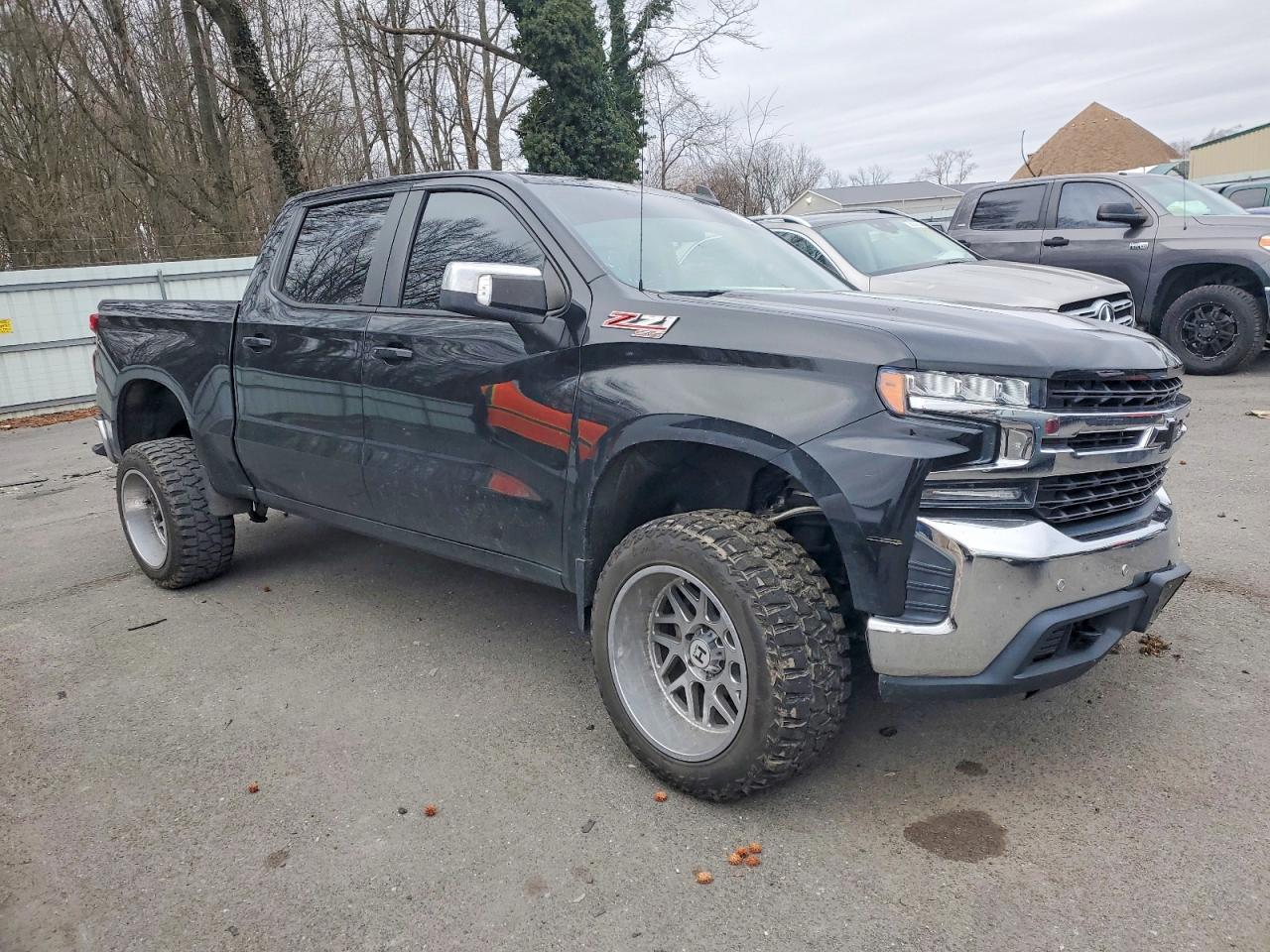 2019 CHEVROLET SILVERADO K1500 LT photo 4