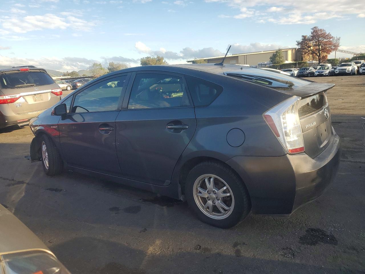 2010 TOYOTA PRIUS photo 2