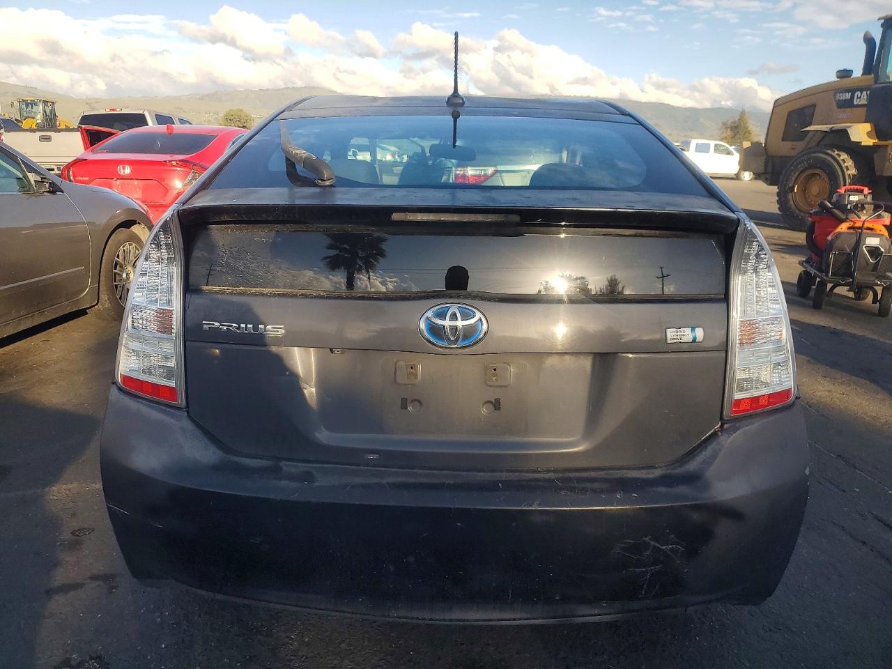 2010 TOYOTA PRIUS photo 6