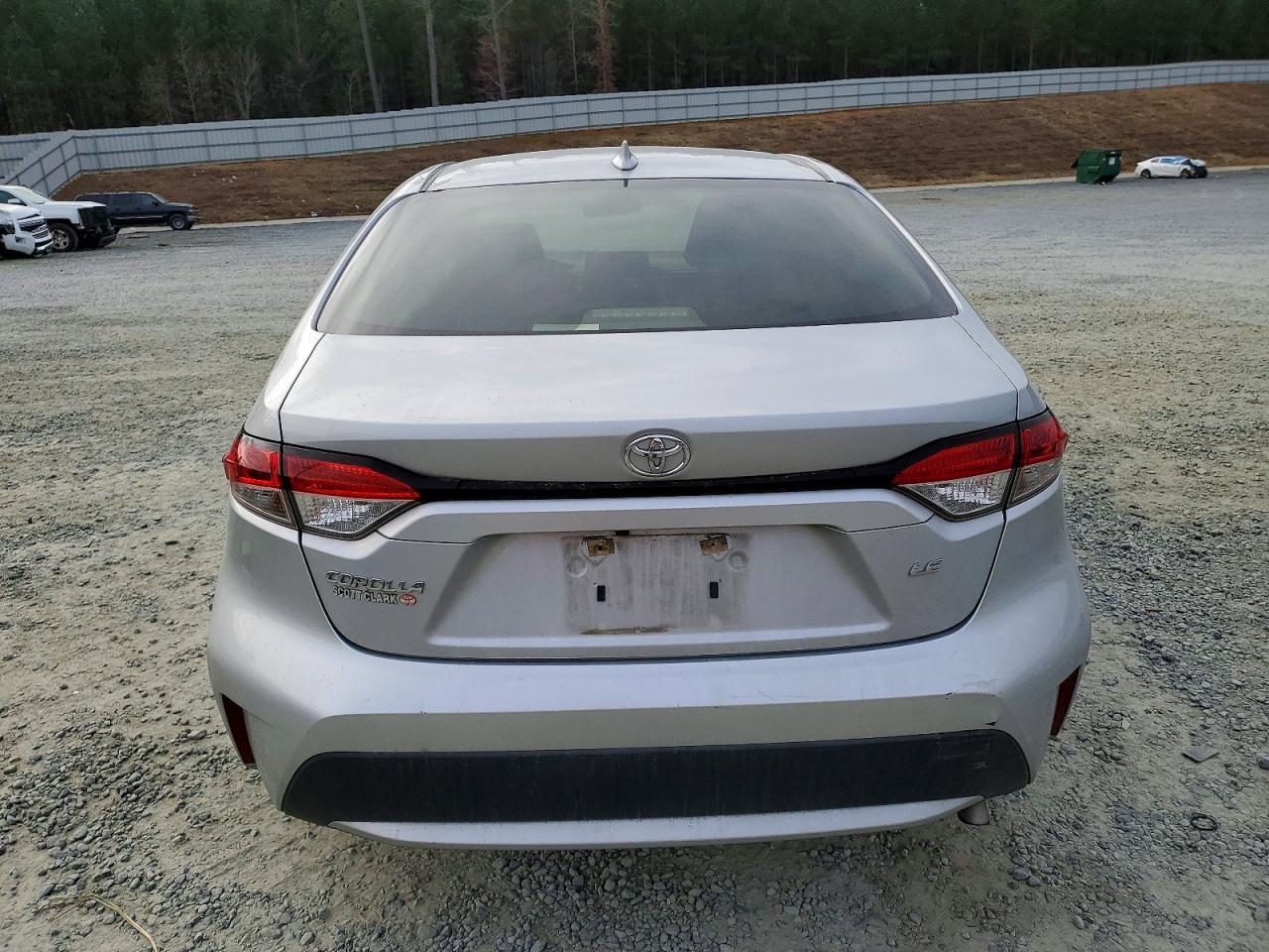 2020 TOYOTA COROLLA LE photo 6