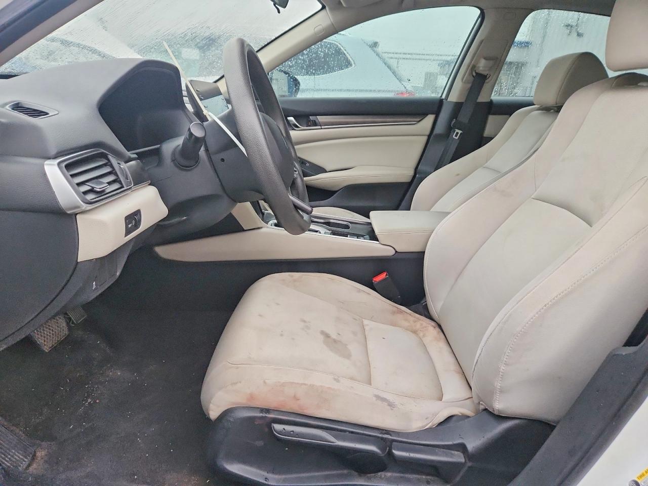 2018 HONDA ACCORD LX photo 7