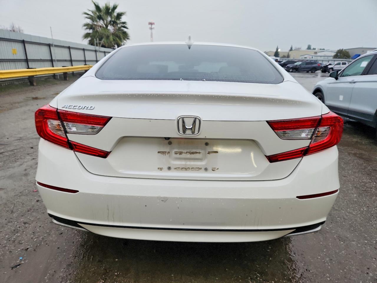 2018 HONDA ACCORD LX photo 6