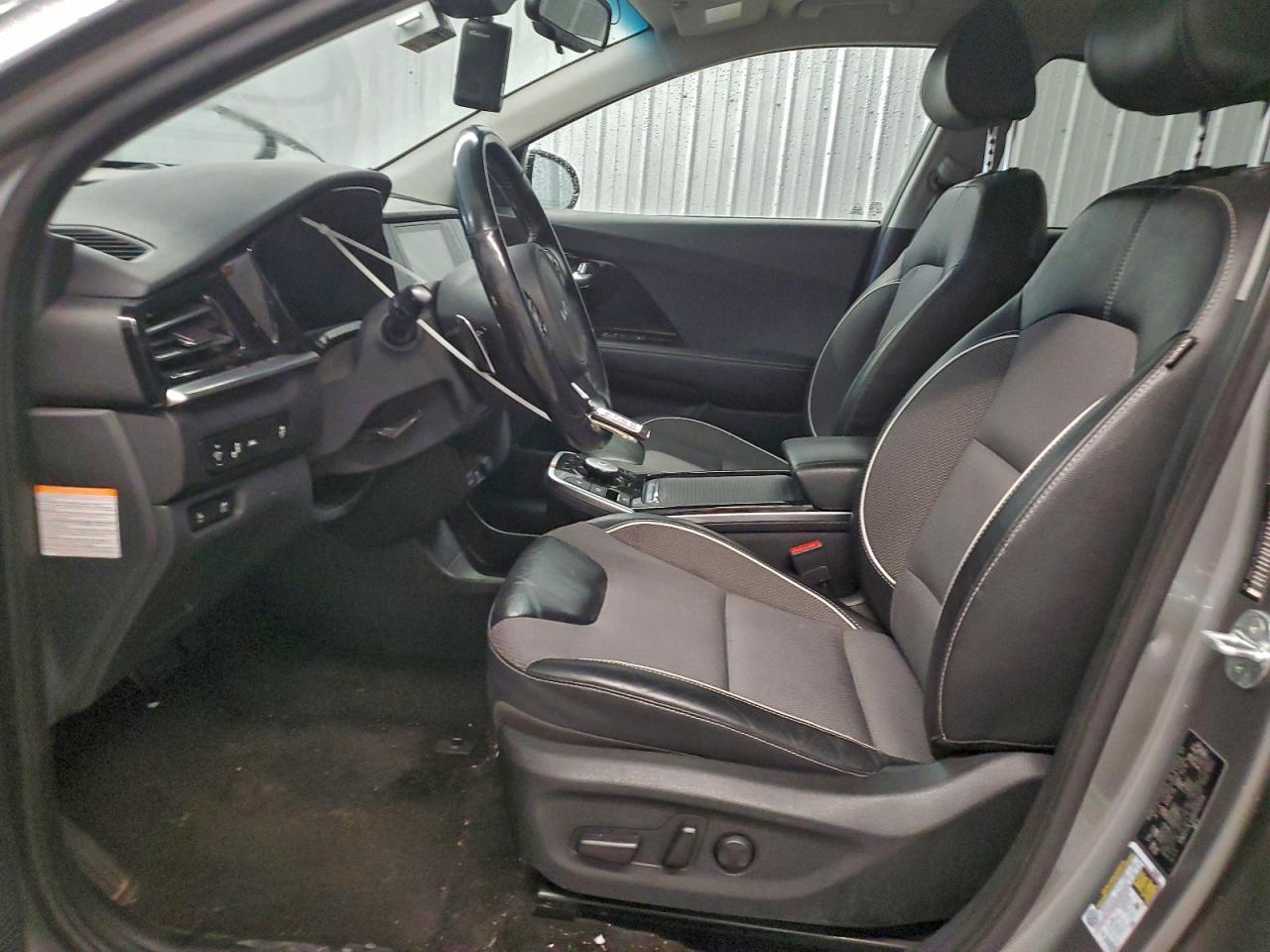2022 KIA NIRO S photo 7