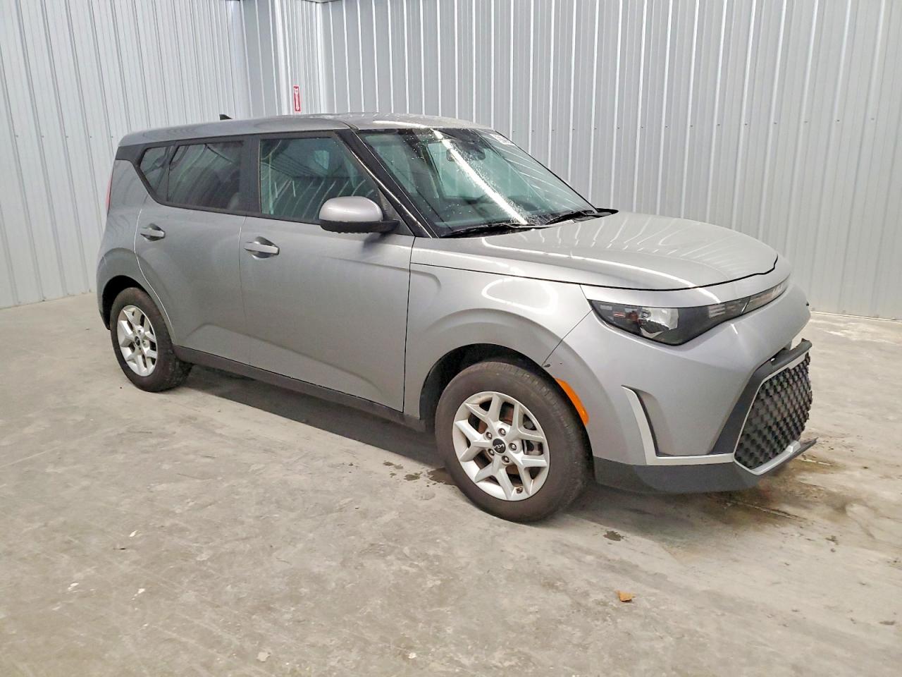 2025 KIA SOUL LX photo 4