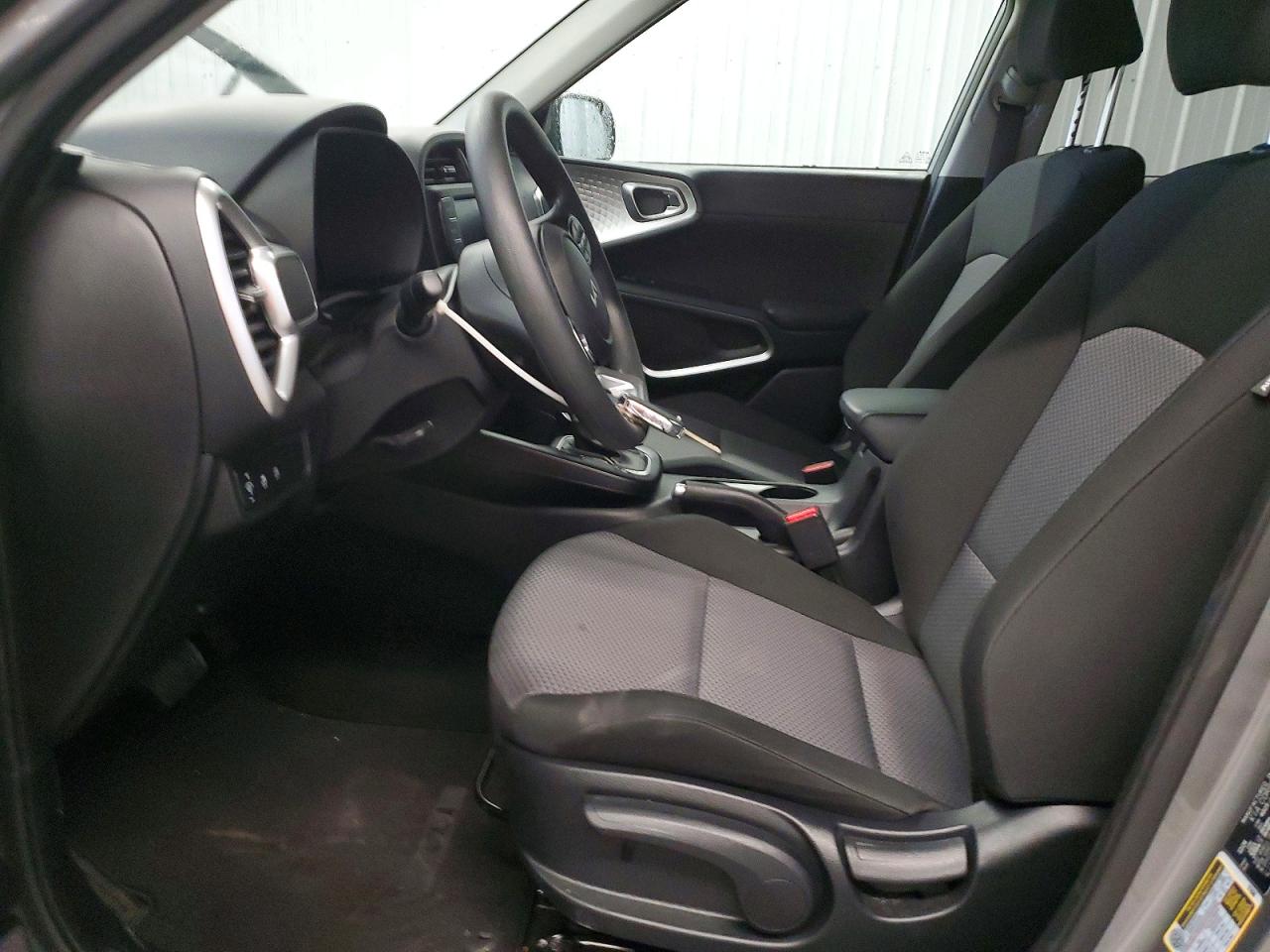 2025 KIA SOUL LX photo 7
