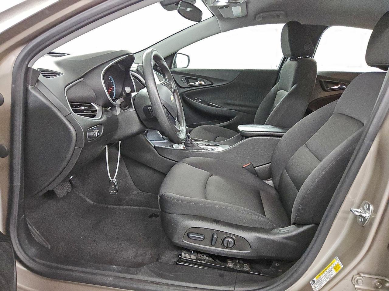 2024 CHEVROLET MALIBU LT photo 7