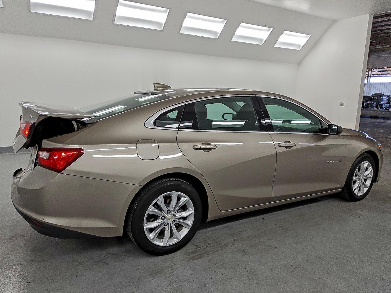 2024 CHEVROLET MALIBU LT photo 3