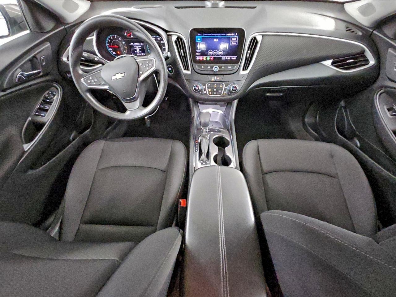 2024 CHEVROLET MALIBU LT photo 8